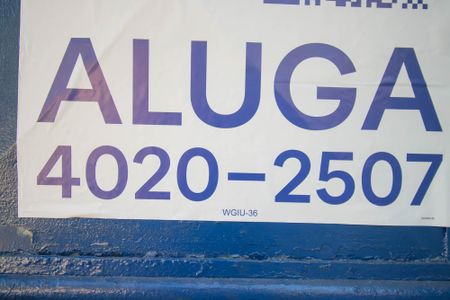 Casa para alugar com 120m², 3 quartos e 4 vagas Casa para alugar com 120m², 3 quartos e 4 vagasFachada