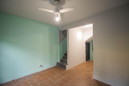 Sala de casa para alugar com 3 quartos, 120m² em Sete Pontes, São Gonçalo