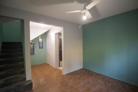 Casa para alugar com 120m², 3 quartos e 4 vagas Casa para alugar com 120m², 3 quartos e 4 vagasSala