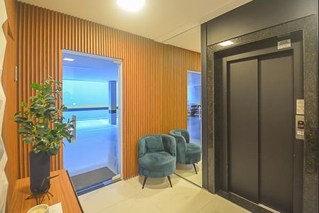 Apartamento à venda com 53m², 2 quartos e 1 vaga Apartamento à venda com 53m², 2 quartos e 1 vagaHall social
