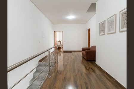 Corredor de casa de condomínio para alugar com 5 quartos, 250m² em Água Espraiada (Caucaia do Alto), Cotia