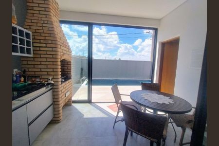 Casa de condomínio para alugar com 250m², 5 quartos e 4 vagas Casa de condomínio para alugar com 250m², 5 quartos e 4 vagasÁrea externa