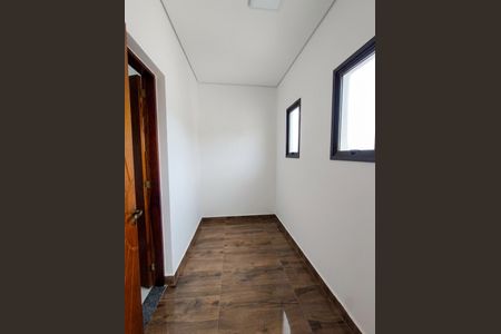 Corredor de casa de condomínio para alugar com 5 quartos, 250m² em Água Espraiada (Caucaia do Alto), Cotia