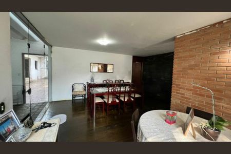 Casa à venda com 4 quartos, 308m² em Vila Represa, São Paulo