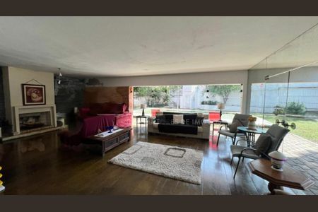 Casa à venda com 4 quartos, 308m² em Vila Represa, São Paulo