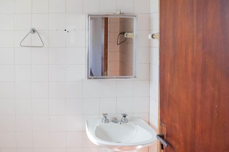 Casa para alugar com 74m², 2 quartos e sem vaga Casa para alugar com 74m², 2 quartos e sem vagaBanheiro Salão