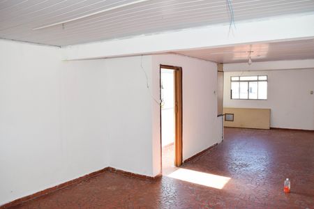 Casa para alugar com 74m², 2 quartos e sem vaga Casa para alugar com 74m², 2 quartos e sem vagaSalão Andar superior