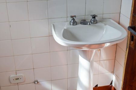 Casa para alugar com 74m², 2 quartos e sem vaga Casa para alugar com 74m², 2 quartos e sem vagaBanheiro Salão