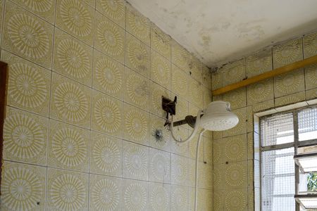 Casa para alugar com 74m², 2 quartos e sem vaga Casa para alugar com 74m², 2 quartos e sem vagaBanheiro