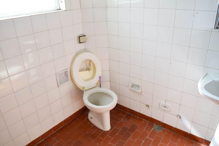 Casa para alugar com 74m², 2 quartos e sem vaga Casa para alugar com 74m², 2 quartos e sem vagaBanheiro Salão