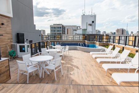 Studio para alugar com 26m², 1 quarto e sem vaga Studio para alugar com 26m², 1 quarto e sem vagaÁrea comum - Piscina