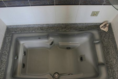 Casa à venda com 420m², 4 quartos e 4 vagasBanheiro da Suíte 1