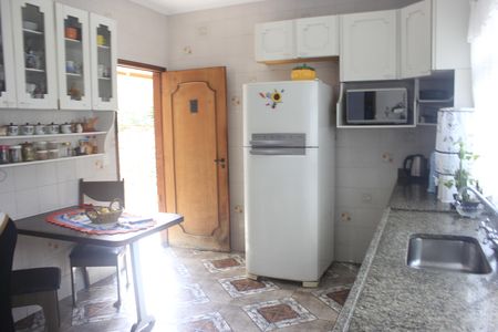 Casa à venda com 420m², 4 quartos e 4 vagasCozinha