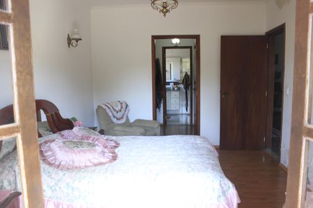 Casa à venda com 420m², 4 quartos e 4 vagasSuíte 1