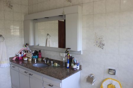 Casa à venda com 420m², 4 quartos e 4 vagasBanheiro social
