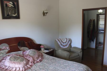 Casa à venda com 420m², 4 quartos e 4 vagasSuíte 1