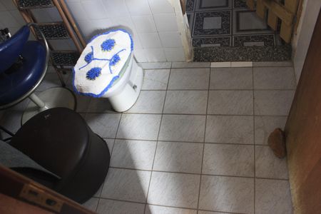 Casa à venda com 420m², 4 quartos e 4 vagasSuíte 2/ Quarto de empregado ( banheiro)