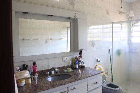 Casa à venda com 420m², 4 quartos e 4 vagasBanheiro social