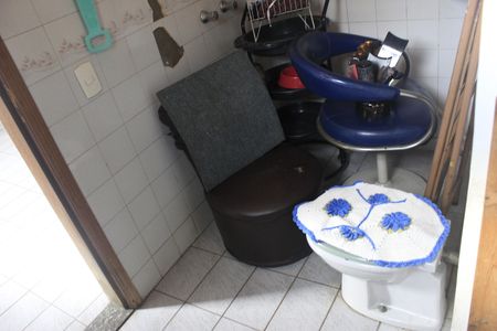 Casa à venda com 420m², 4 quartos e 4 vagasSuíte 2/ Quarto de empregado ( banheiro)