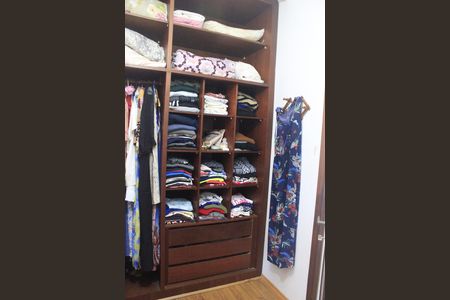 Casa à venda com 420m², 4 quartos e 4 vagasCloset da suíte 1