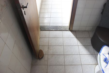 Casa à venda com 420m², 4 quartos e 4 vagasSuíte 2/ Quarto de empregado ( banheiro)