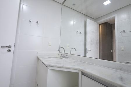 Apartamento à venda com 92m², 2 quartos e 1 vaga Apartamento à venda com 92m², 2 quartos e 1 vagaBanheiro Suíte