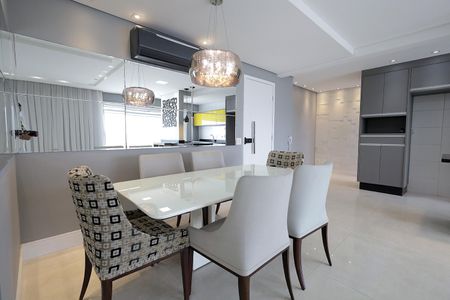Apartamento à venda com 92m², 2 quartos e 1 vaga Apartamento à venda com 92m², 2 quartos e 1 vagaSala
