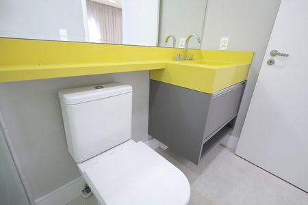 Apartamento à venda com 92m², 2 quartos e 1 vaga Apartamento à venda com 92m², 2 quartos e 1 vagaBanheiro