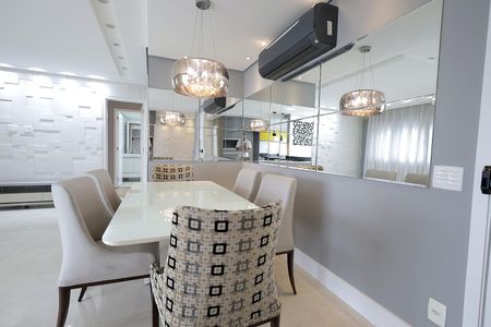 Apartamento à venda com 92m², 2 quartos e 1 vaga Apartamento à venda com 92m², 2 quartos e 1 vagaSala