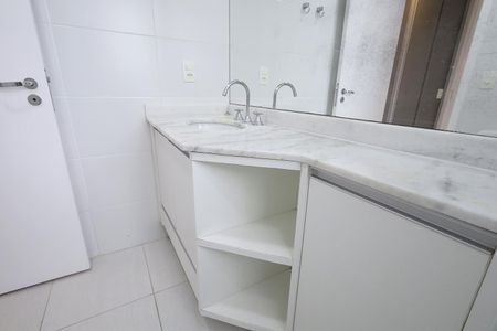 Apartamento à venda com 92m², 2 quartos e 1 vaga Apartamento à venda com 92m², 2 quartos e 1 vagaBanheiro Suíte
