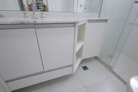 Apartamento à venda com 92m², 2 quartos e 1 vaga Apartamento à venda com 92m², 2 quartos e 1 vagaBanheiro Suíte