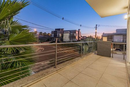 Casa de condomínio para alugar com 290m², 3 quartos e 4 vagas Casa de condomínio para alugar com 290m², 3 quartos e 4 vagasÁrea comum