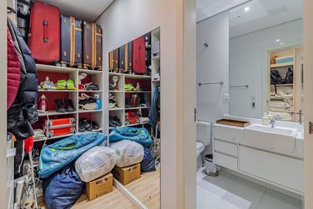 Casa de condomínio para alugar com 290m², 3 quartos e 4 vagas Casa de condomínio para alugar com 290m², 3 quartos e 4 vagasCloset