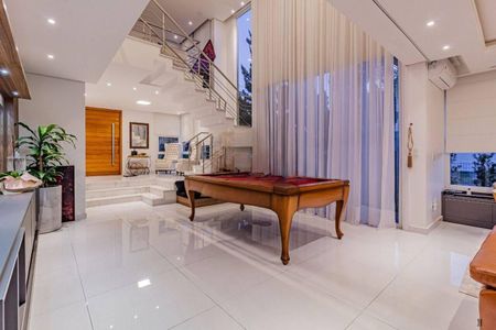 Sala de casa de condomínio para alugar com 3 quartos, 290m² em Neópolis, Gravataí