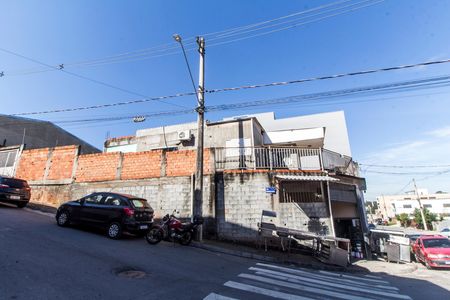 Casa à venda com 108m², 3 quartos e 5 vagas Casa à venda com 108m², 3 quartos e 5 vagasVista da Rua