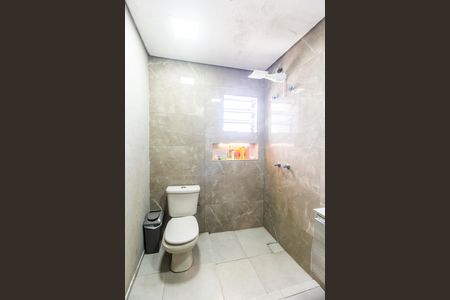 Banheiro de casa à venda com 3 quartos, 108m² em Jardim do Líbano, Barueri