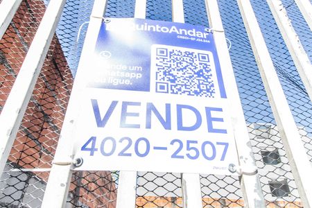 Casa à venda com 108m², 3 quartos e 5 vagas Casa à venda com 108m², 3 quartos e 5 vagasPlaca
