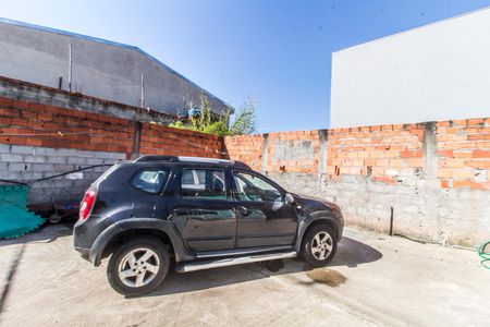Casa à venda com 108m², 3 quartos e 5 vagas Casa à venda com 108m², 3 quartos e 5 vagasGaragem