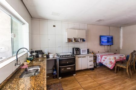Casa à venda com 108m², 3 quartos e 5 vagas Casa à venda com 108m², 3 quartos e 5 vagasSala/Cozinha
