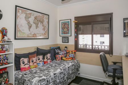Apartamento à venda com 156m², 4 quartos e 3 vagasQuarto 4