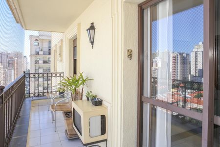 Sacada de apartamento à venda com 4 quartos, 156m² em Pompeia, São Paulo