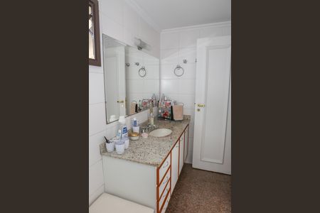 Apartamento à venda com 156m², 4 quartos e 3 vagasBanheiro da Suíte 1
