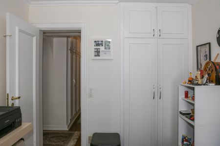 Apartamento à venda com 156m², 4 quartos e 3 vagasQuarto 4