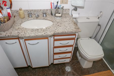 Apartamento à venda com 156m², 4 quartos e 3 vagasBanheiro da Suíte 2