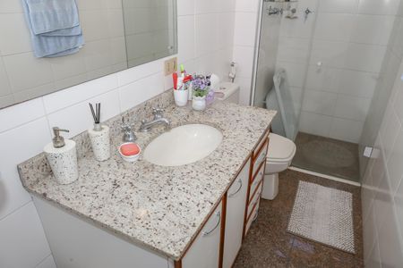 Apartamento à venda com 156m², 4 quartos e 3 vagasBanheiro Social