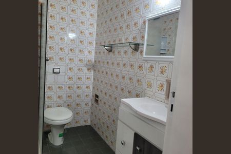 Banheiro de apartamento para alugar com 1 quarto, 32m² em Independência, Porto Alegre