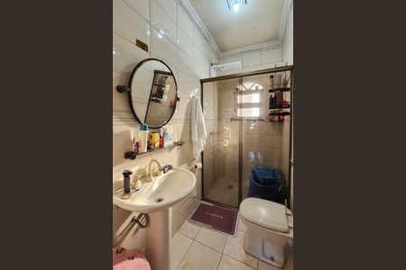 Casa para alugar com 98m², 3 quartos e 1 vaga Casa para alugar com 98m², 3 quartos e 1 vagaBanheiro Social