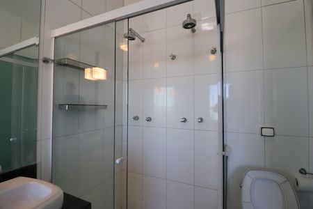 Apartamento para alugar com 190m², 4 quartos e 2 vagasBanheiro do Quarto 4