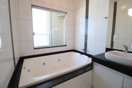 Apartamento para alugar com 190m², 4 quartos e 2 vagasBanheiro do Quarto 4