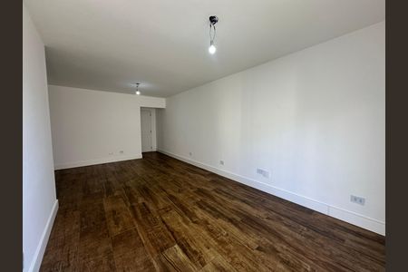 Apartamento à venda com 94m², 3 quartos e 1 vaga Apartamento à venda com 94m², 3 quartos e 1 vagaSala